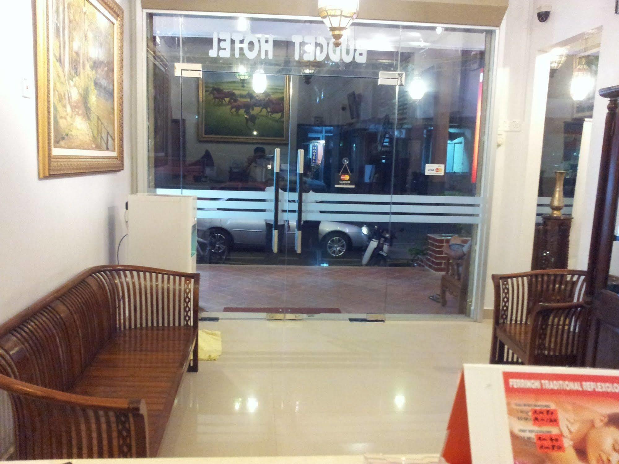 丁宜海预算喜来得酒店 峇都丁宜 外观 照片
